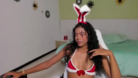 Snapshot of aniie_bby_4u chatting on November 1, 2:13 am Any online show from November 1, 2:13 am