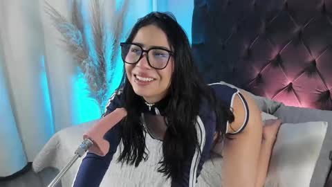 Snapshot of aniie_west chatting on November 8, 5:07 am aniie_west online show from November 8, 5:07 am