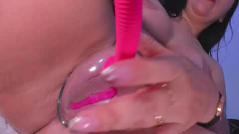 Snapshot of aniiieee_x chatting on November 26, 11:06 pm ANIE Broadcasting from 1300 to 2100 online show from November 26, 11:06 pm