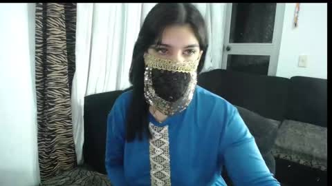 Snapshot of aniisaalii chatting on December 4, 5:50 am Anissa online show from December 4, 5:50 am