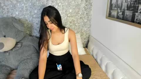 anika_h online show from April 25, 12:08 pm