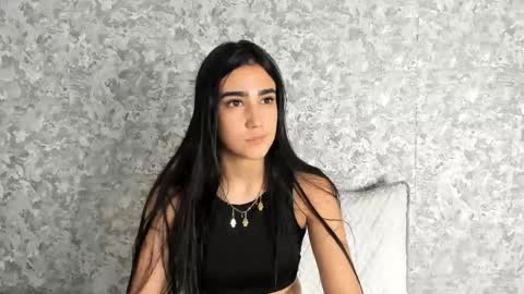 anika_h online show from April 29, 5:30 pm