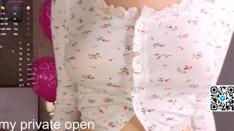 Snapshot of anika_heir chatting on November 21, 2:16 pm Alice online show from November 21, 2:16 pm