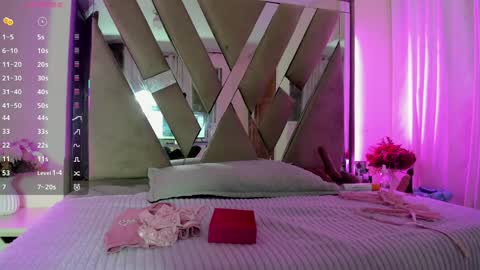 anisha_zambrano online show from May 2, 1:05 pm