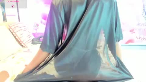 anisha_zambrano online show from June 17, 1:01 pm