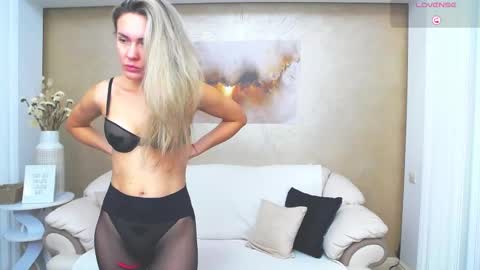 Snapshot of anissalogan chatting on November 13, 10:14 am my name is Ani online show from November 13, 10:14 am