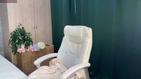 Anita online show from July 7, 1:19 am