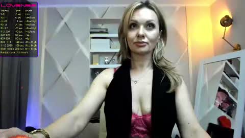 Anita online show from June 19, 9:18 pm