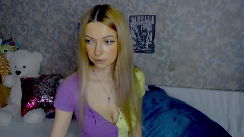 anita_moon_ online show from December 7, 9:22 pm