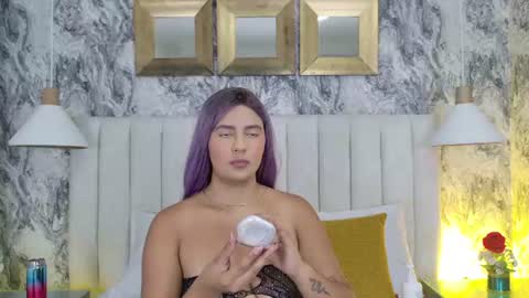 Dania Lpez online show from July 2, 11:49 am