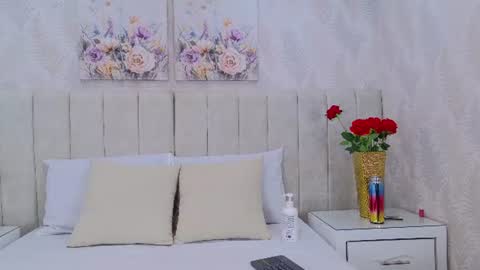 Dania Lpez online show from August 1, 12:15 pm