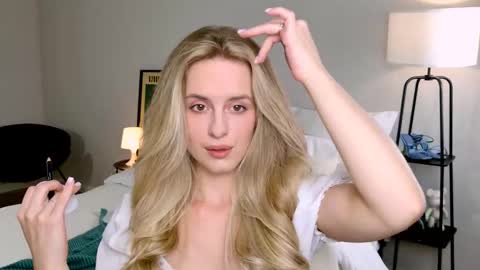 Snapshot of anitafischer chatting on September 21, 1:02 pm Anita online show from September 21, 1:02 pm