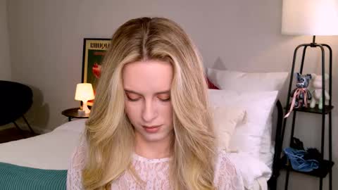 Snapshot of anitafischer chatting on October 6, 1:30 pm Anita online show from October 6, 1:30 pm