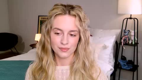 Snapshot of anitafischer chatting on October 9, 1:09 pm Anita online show from October 9, 1:09 pm