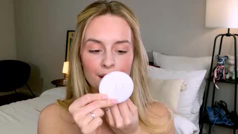 Snapshot of anitafischer chatting on November 12, 1:55 pm Anita online show from November 12, 1:55 pm