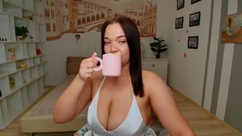 Snapshot of anitamays chatting on July 6, 11:40 am Anita online show from July 6, 11:40 am