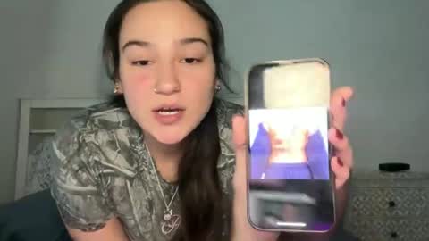 Snapshot of anitayurmoni chatting on May 1, 10:25 pm anitayurmoni online show from May 1, 10:25 pm