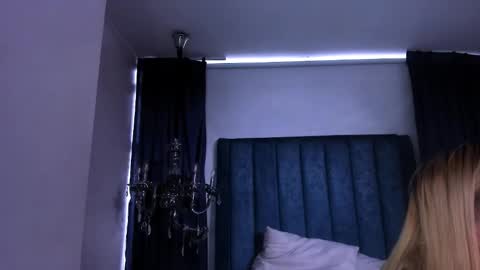 Snapshot of anittatoro_ chatting on November 16, 6:02 pm Anittatoro online show from November 16, 6:02 pm