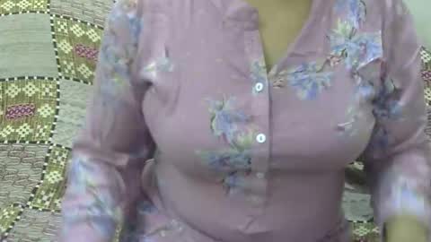 Snapshot of anjali_dogra786 chatting on October 5, 12:14 pm anjali_dogra786 online show from October 5, 12:14 pm