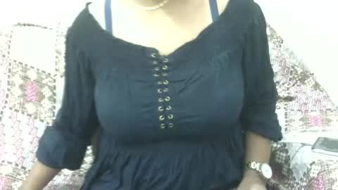 Snapshot of anjali_dogra786 chatting on November 8, 6:24 am anjali_dogra786 online show from November 8, 6:24 am