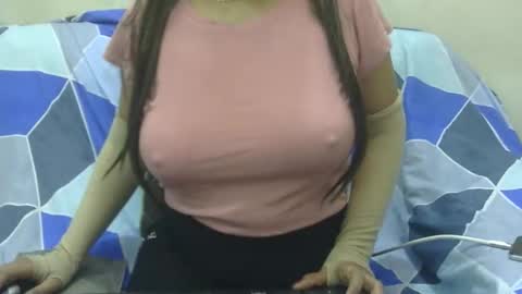 Snapshot of anjali_dogra786 chatting on November 26, 8:37 am anjali_dogra786 online show from November 26, 8:37 am
