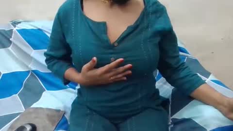 Snapshot of anjali_dogra786 chatting on December 20, 8:16 pm anjali_dogra786 online show from December 20, 8:16 pm