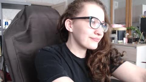 Snapshot of ankey_rayah chatting on January 4, 6:19 am Nameless online show from January 4, 6:19 am