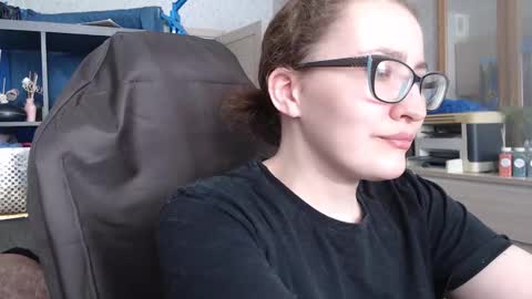 Snapshot of ankey_rayah chatting on February 17, 5:36 am Nameless online show from February 17, 5:36 am