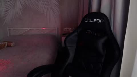 Snapshot of anmary11 chatting on January 5, 5:27 pm mary online show from January 5, 5:27 pm