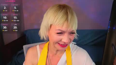 ann_annise online show from June 19, 4:44 pm