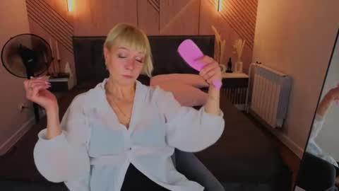 ann_annise online show from June 27, 12:59 am