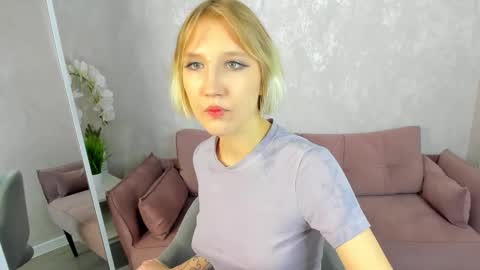 Snapshot of ann_garcia chatting on March 21, 9:25 am ann online show from March 21, 9:25 am