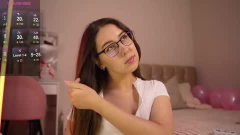 Snapshot of ann_space chatting on December 1, 5:18 pm ann_space online show from December 1, 5:18 pm