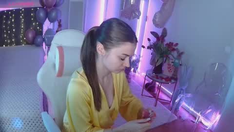 ann_woood online show from March 14, 6:52 am