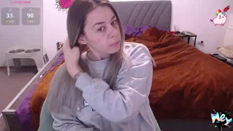 Snapshot of anna_ana chatting on April 12, 9:36 am Anadirectgirl online show from April 12, 9:36 am