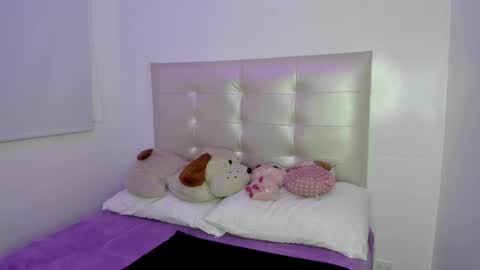 Snapshot of anna_blade_ chatting on September 12, 2:28 pm ANNA online show from September 12, 2:28 pm