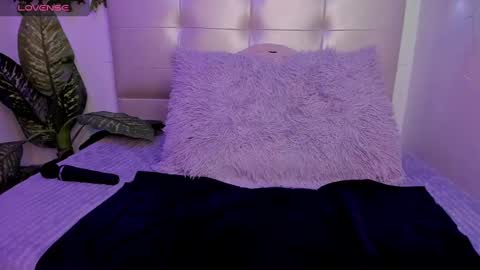 Snapshot of anna_blade_ chatting on November 4, 3:44 pm ANNA online show from November 4, 3:44 pm