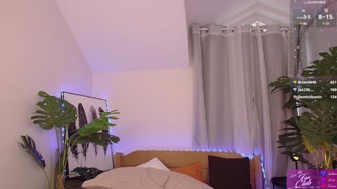 Anna online show from December 11, 11:30 am