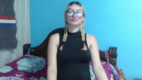 Snapshot of anna_col chatting on July 21, 8:55 pm Anna online show from July 21, 8:55 pm