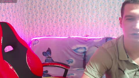 Snapshot of anna_ki chatting on January 22, 5:48 am AnnaJake online show from January 22, 5:48 am