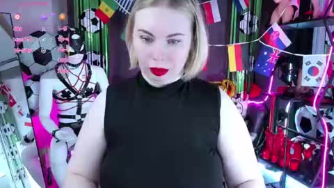 Snapshot of anna_maxwell chatting on June 28, 2:17 am Anna online show from June 28, 2:17 am
