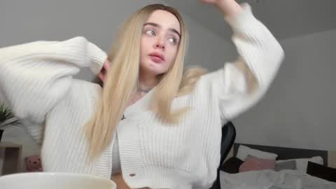 Anna online show from December 19, 4:57 pm