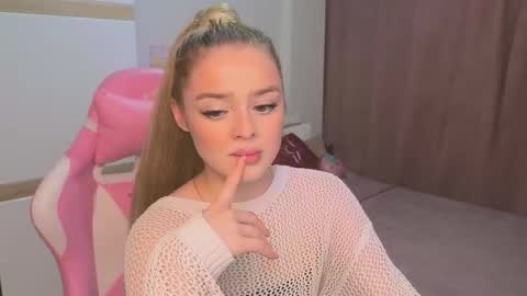 Anna online show from February 28, 6:31 pm