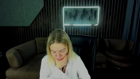 anna_snow9 online show from December 3, 6:43 am