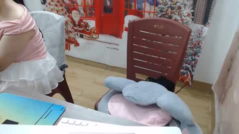 anna_xyz online show from December 4, 2:21 am