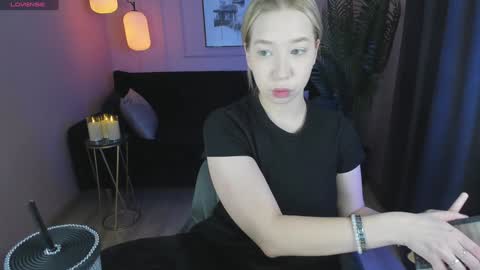 Snapshot of annabelle_art chatting on December 8, 7:05 am Annabelle online show from December 8, 7:05 am