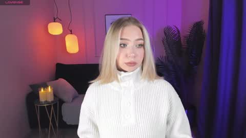 Snapshot of annabelle_art chatting on December 19, 2:02 pm Annabelle online show from December 19, 2:02 pm