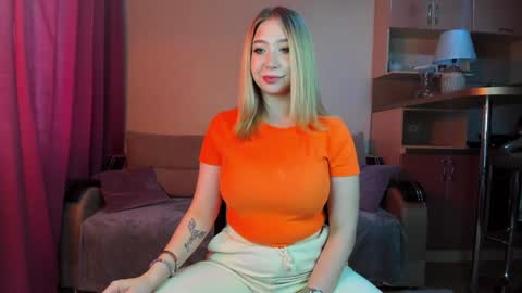 Snapshot of annabelle_art chatting on February 4, 8:35 am Annabelle online show from February 4, 8:35 am