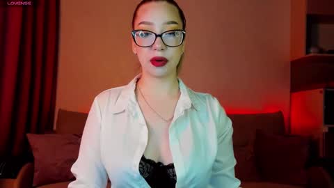 Snapshot of annabelle_art chatting on March 12, 2:01 pm Annabelle online show from March 12, 2:01 pm