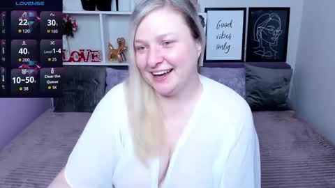 Snapshot of annacherri chatting on October 14, 3:07 am AnnaCherri online show from October 14, 3:07 am